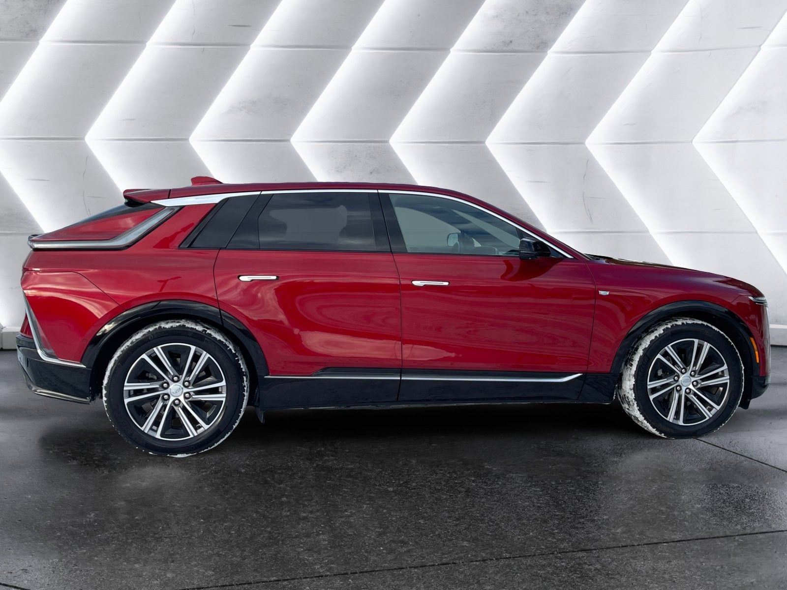 2024 Cadillac LYRIQ Luxury 2