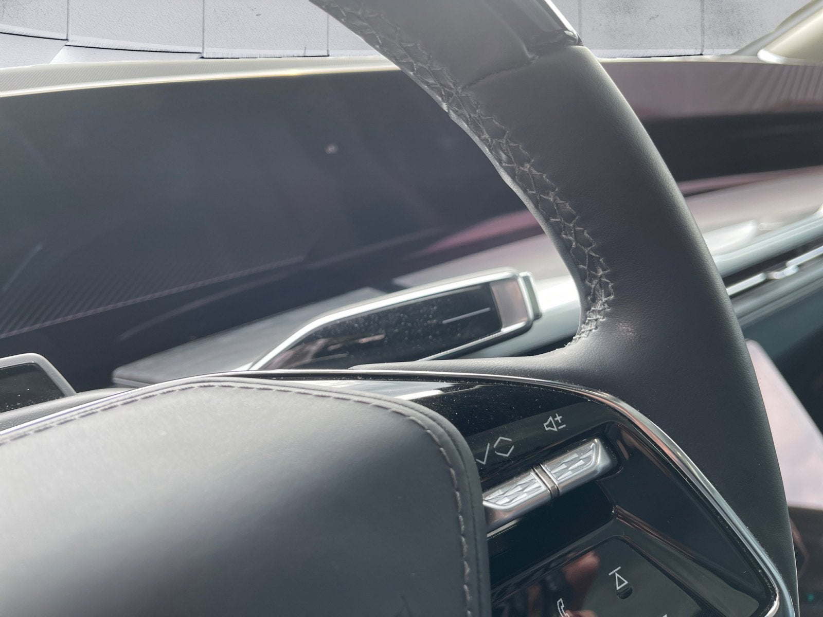 2025 Cadillac ESCALADE IQ Luxury 2