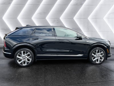 2025 Cadillac OPTIQ Luxury 1