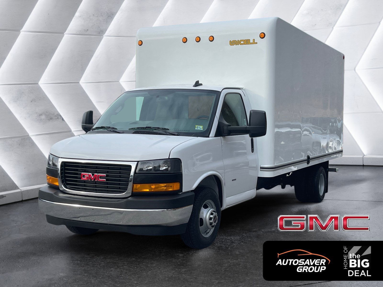2026 GMC Savana Cutaway 3500 1WT Unicell 15 Ft Classic Cube
