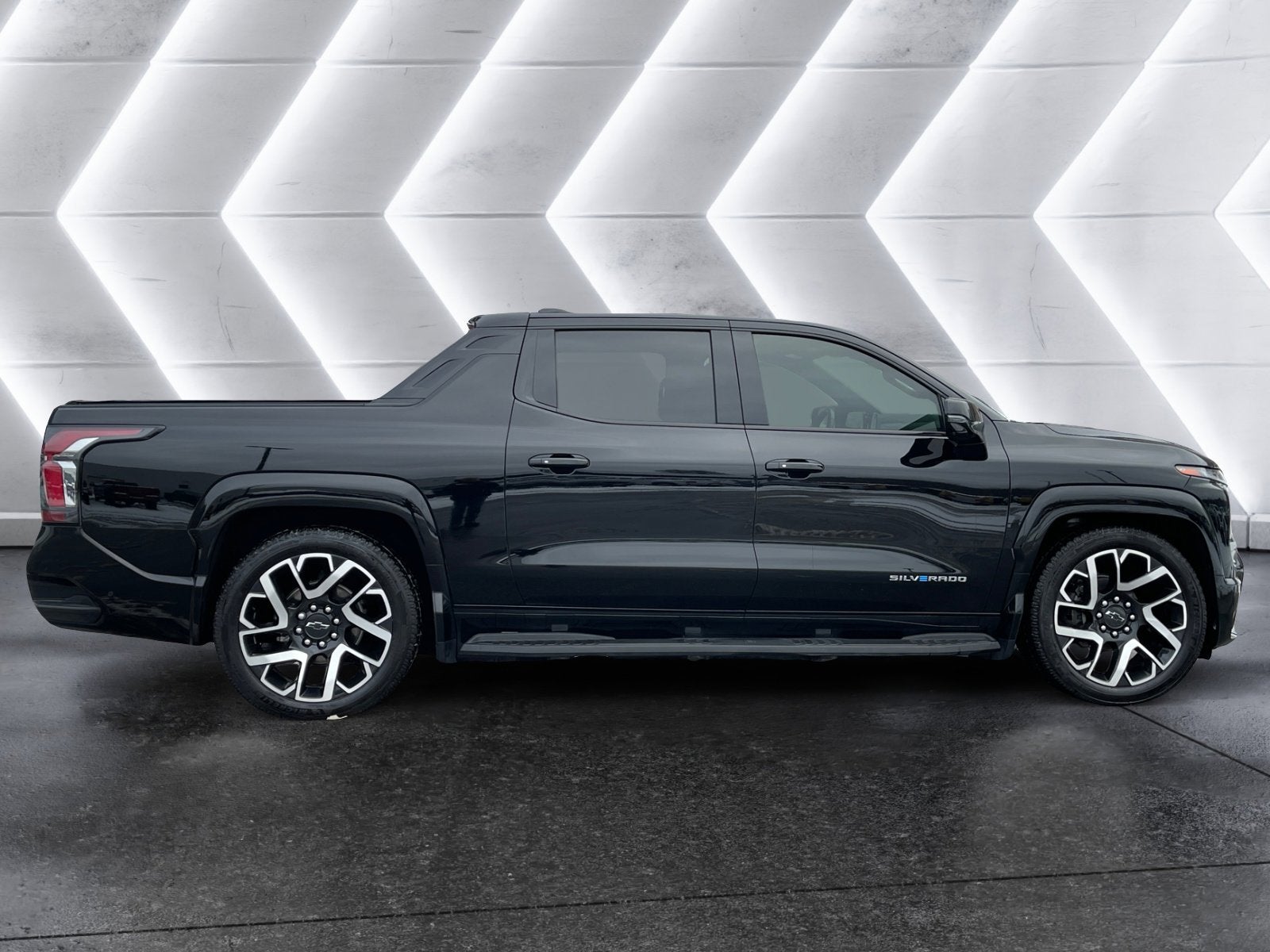 2024 Chevrolet Silverado EV RST
