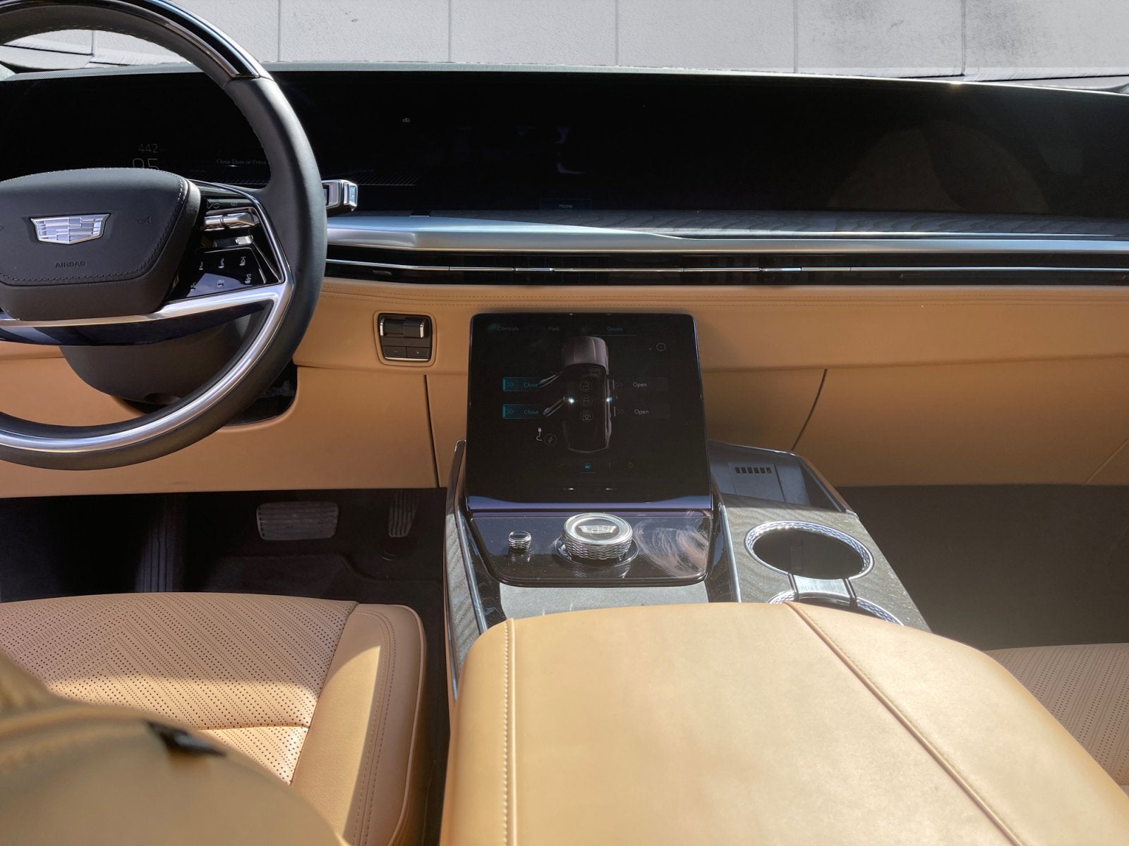 2025 Cadillac ESCALADE IQ Luxury 2