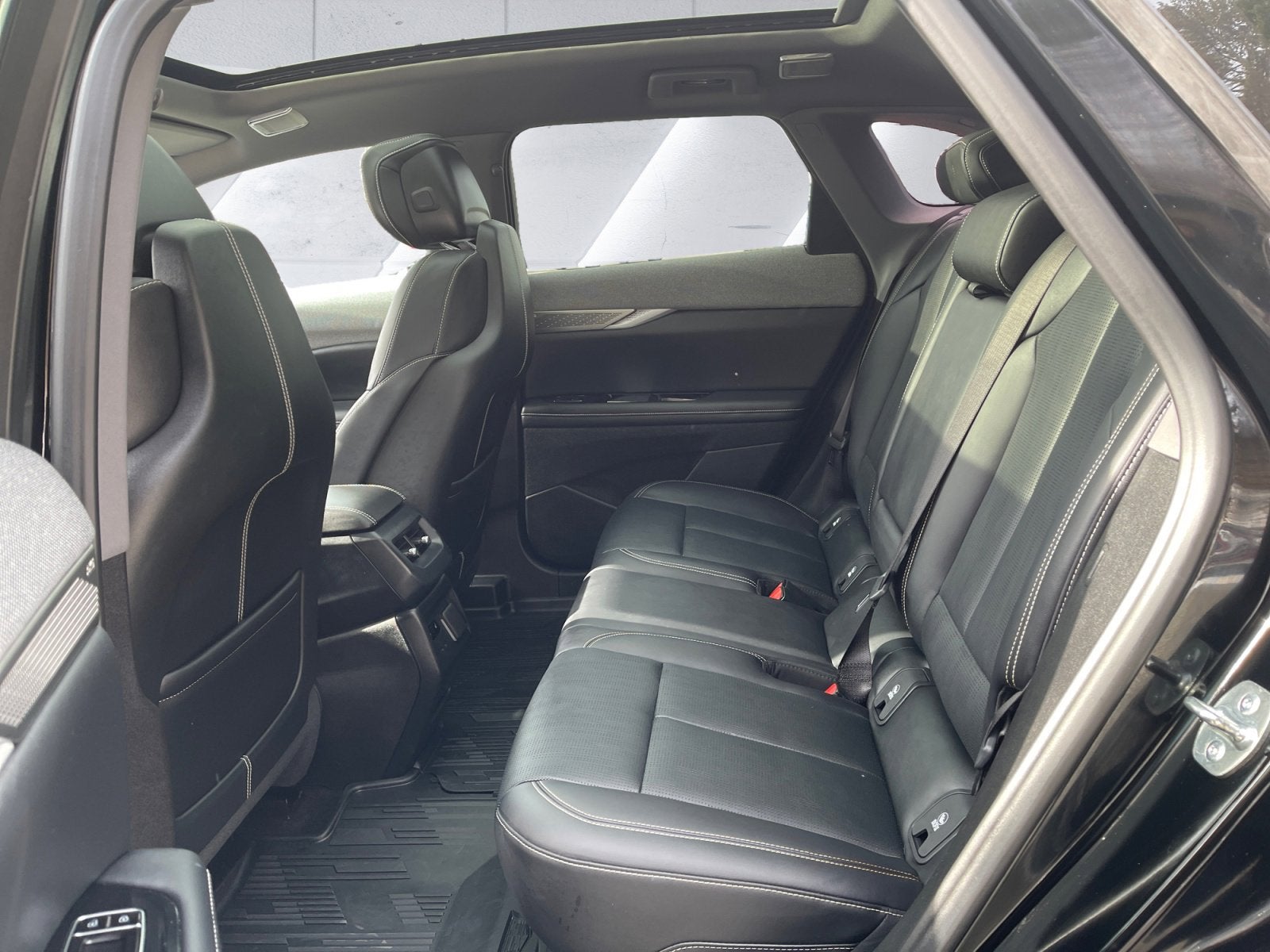 2025 Cadillac OPTIQ Luxury 2