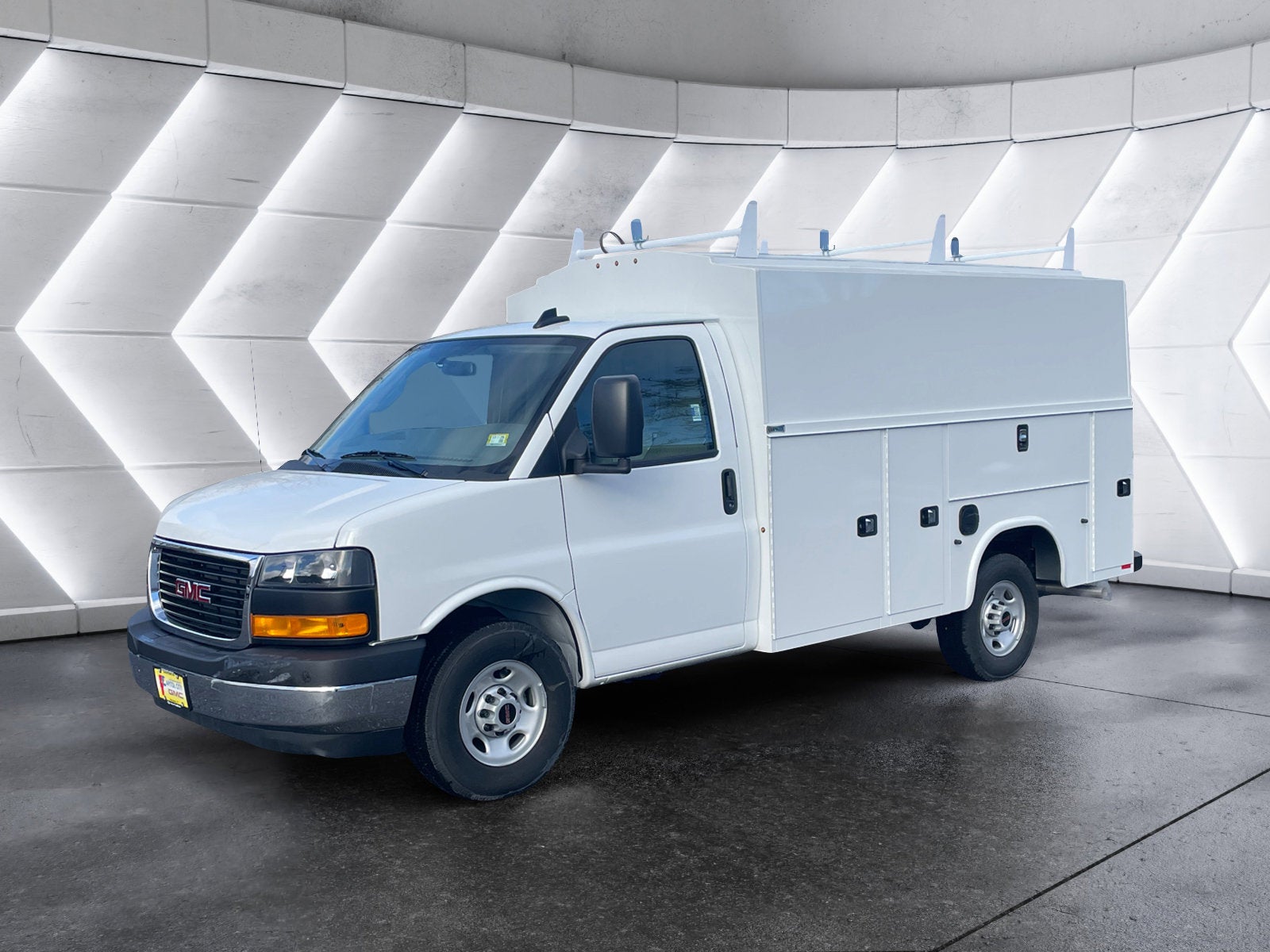 2025 GMC Savana Cutaway 3500 1WT
