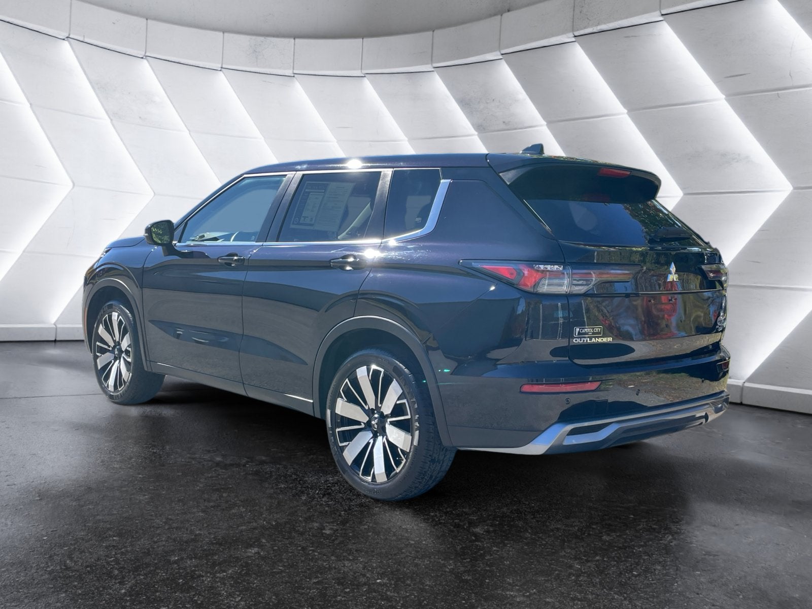 2025 Mitsubishi Outlander SE