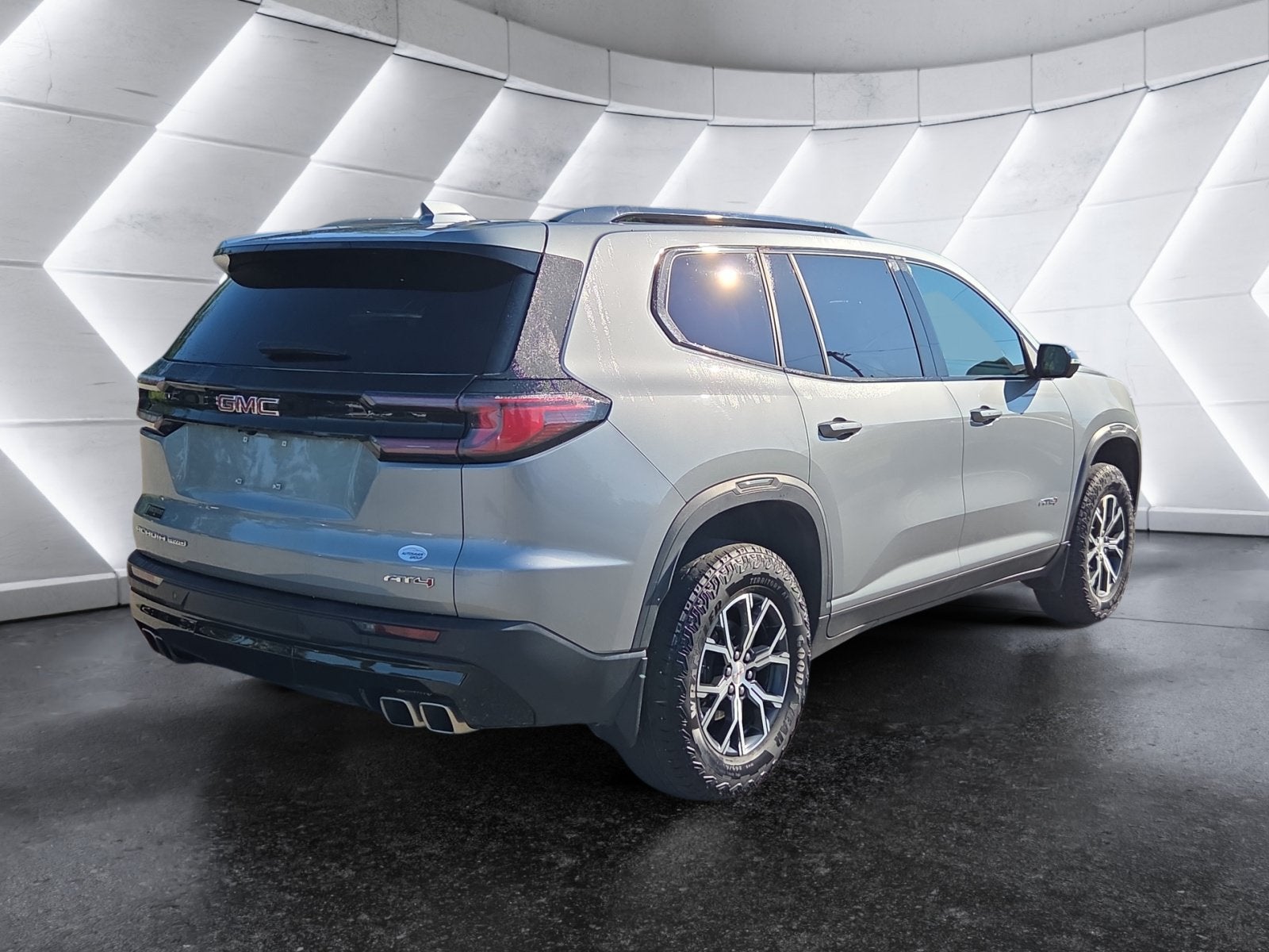 2024 GMC Acadia AT4