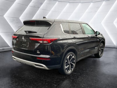 2022 Mitsubishi Outlander Base