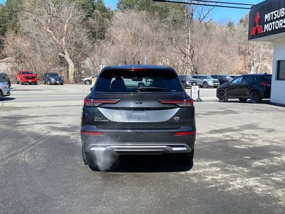 2025 Mitsubishi Outlander Base