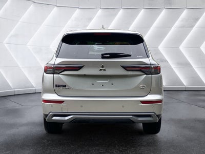 2025 Mitsubishi Outlander SE 7 Passenger