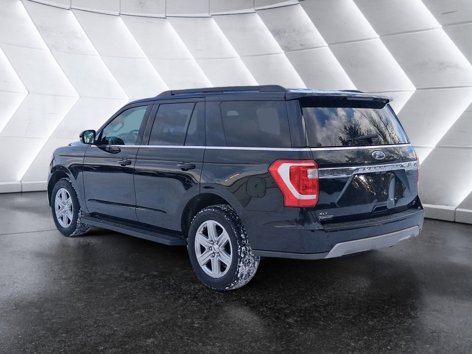 2020 Ford Expedition XLT 7 PASSENGER