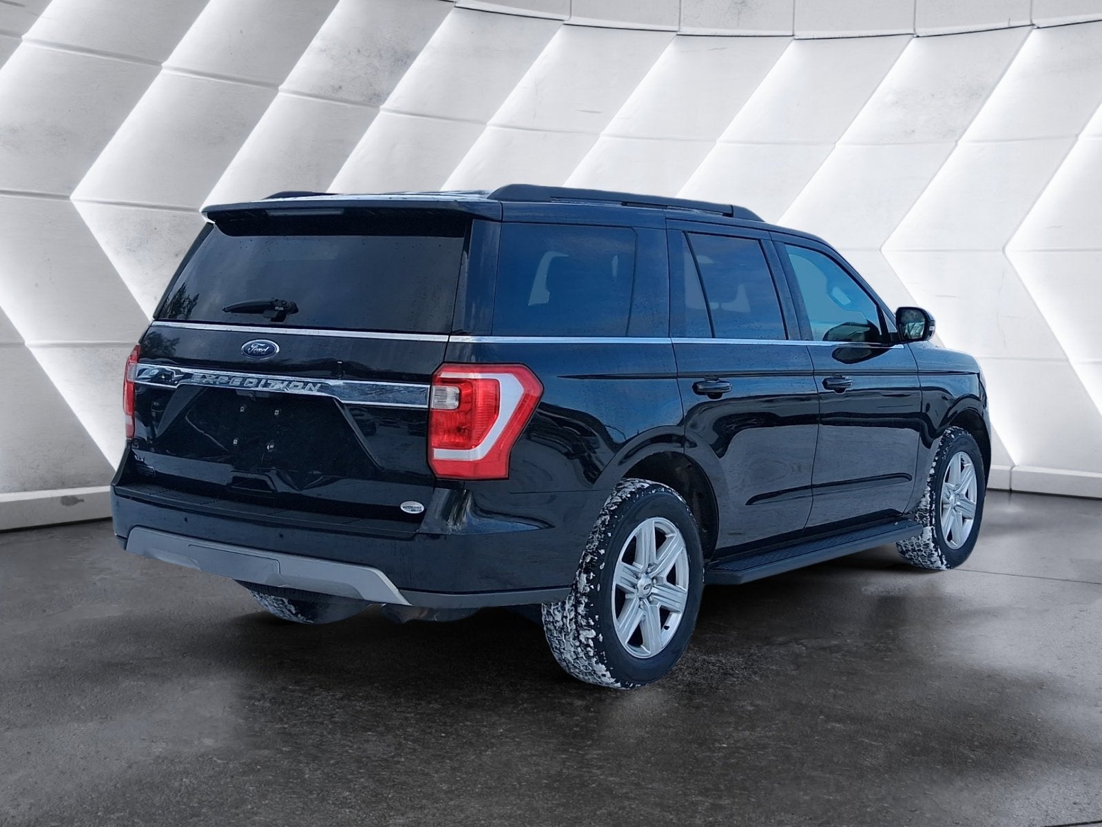 2020 Ford Expedition XLT 7 PASSENGER