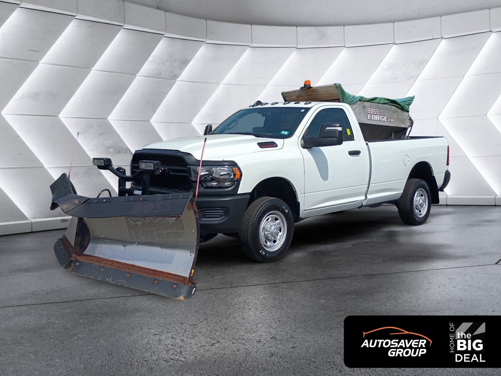 2024 RAM 2500 Tradesman 9'2 Boss V-Plow Stainless Boss Sander